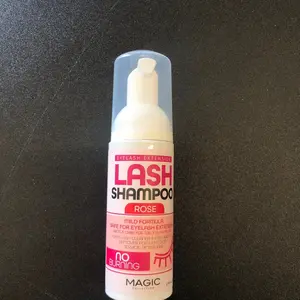 Lash shampoo for eyelash extensions