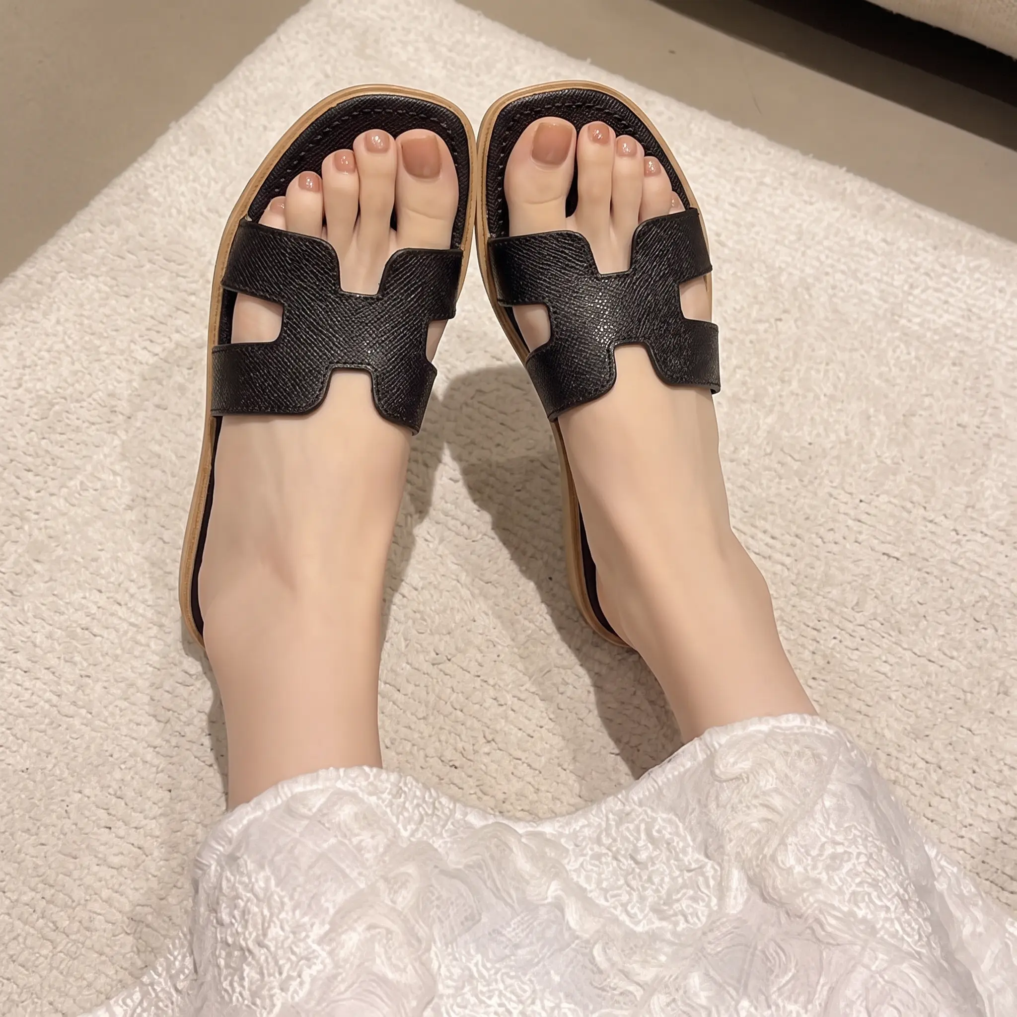 DrNatsuStudio Women's Super Soft H Style Slide Sandals, Girl's Oran Sandals, Super Soft Cushioned Flat Slip On Shoes, Open Toe Minimalist Summer Walking Sandals for Travel, Vacation, Resort, Everyday Wear, Black White Brown, Stylish Nail Outfit