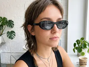 LETTING GO Sunglasses UV Protection - Model with Stylish Design for Everyday Wear