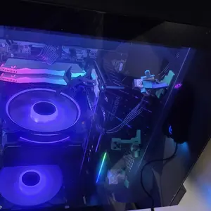 ASRock Challenger Radeon RX 9060 XT 16GB GDDR6 PCI Express 5.0 x16 Graphics Card RX9060XT CL 16GO RX 9060XT