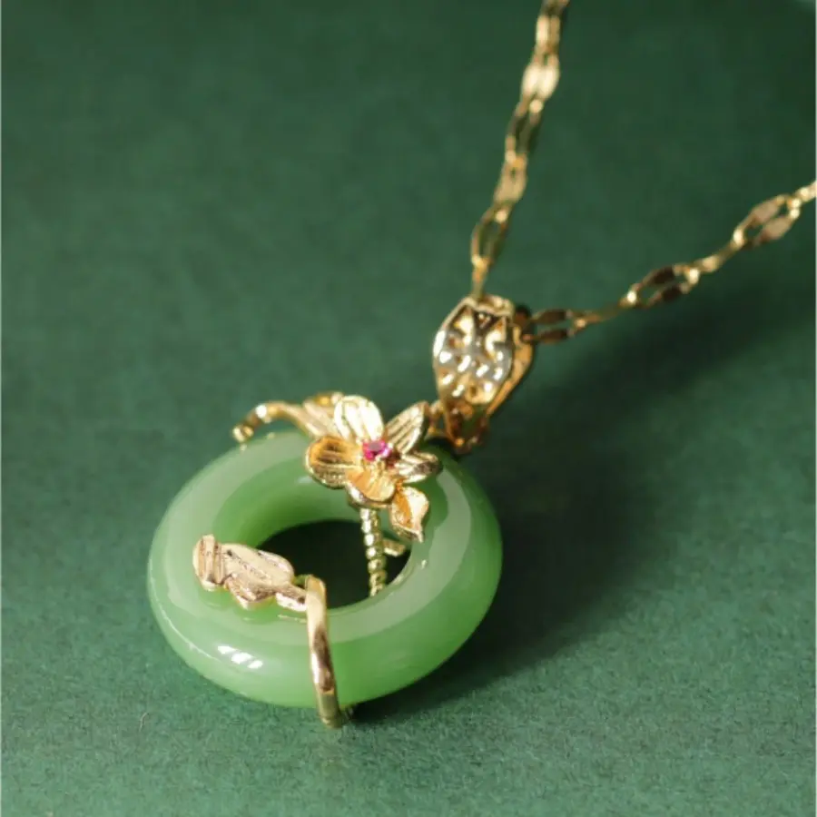 Women's 1pc Ancient-Style Romantic Floral Vine-Entwined Green Artificial Jade Ping An Kou Pendant Necklace, Lucky Talisman Costume Jewelry, Banquet Wear Accessory, Unique Gift for Loved Ones, Artificial Crystal Necklaces, Crystal Flower Necklaces