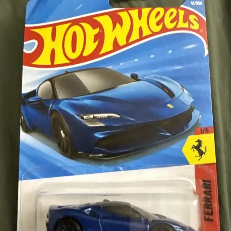 FERRARI SF90 STRADALE, 1:64 DIECAST CAR, BLUE BLACK