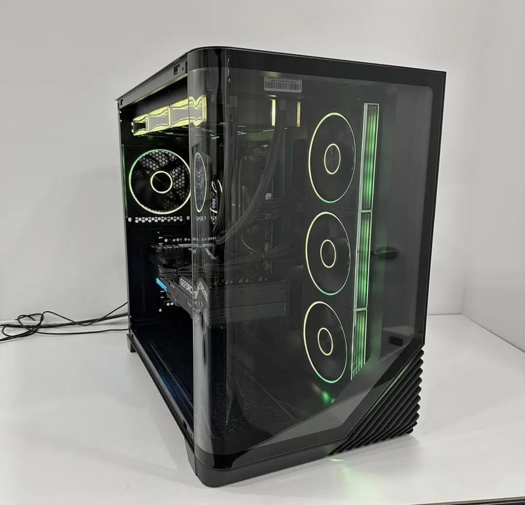 NEW AMD Ryzen 9 9950X3D GAMING PC / RTX 5090 / 6TB M.2 SSD / 128GB DDR5 RAM