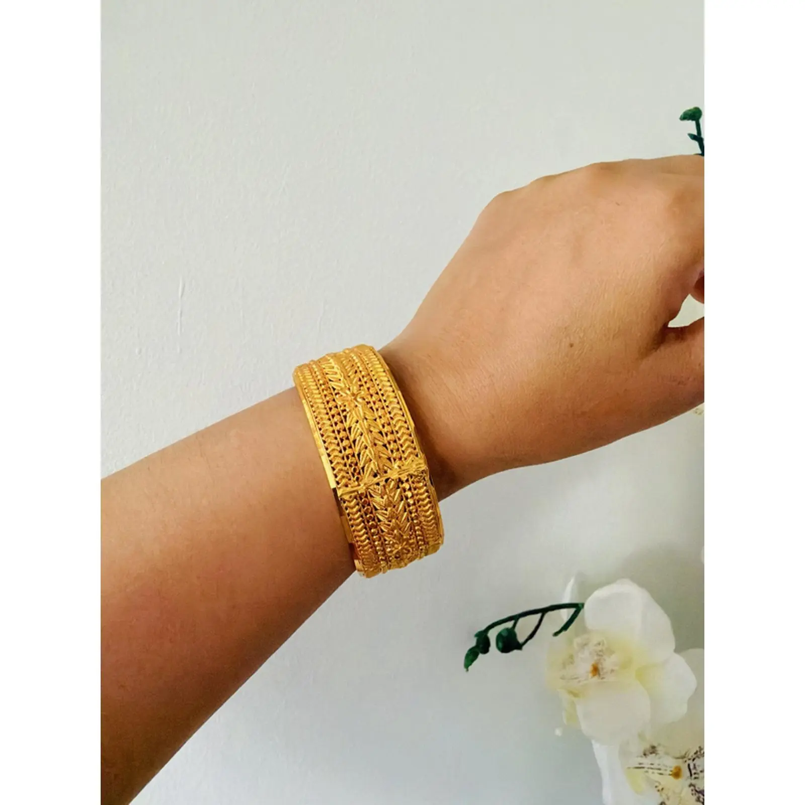 Gold Tone Big Bangles for Special Occasions - Elegant and Stylish Accessory