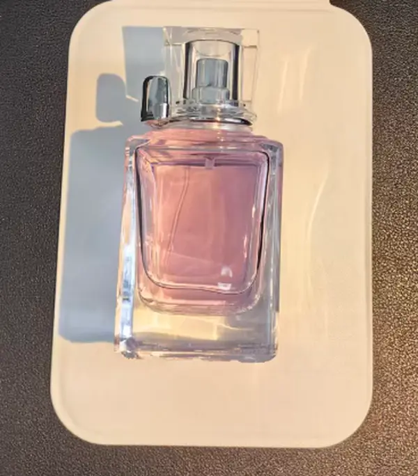 Eau de Parfum - Elegant Glass Bottle with Silver Cap, Ideal for Daily Use, Perfect for Gifting, 100ml