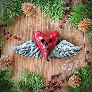 Red Skull Corazőn with Wings