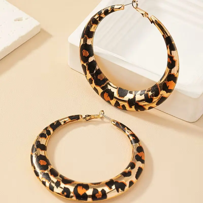 Vintage-Style Chunky Leopard Print Cow Print Geometric Circle Earrings - Costume Jewelry for European Fashion, Ideal for Resort Wear & Jewelry Inspo