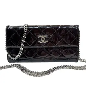 Pre-owned CHANEL patent leather Crossbody Bags Espresso Brilliant Long Flap Wallet