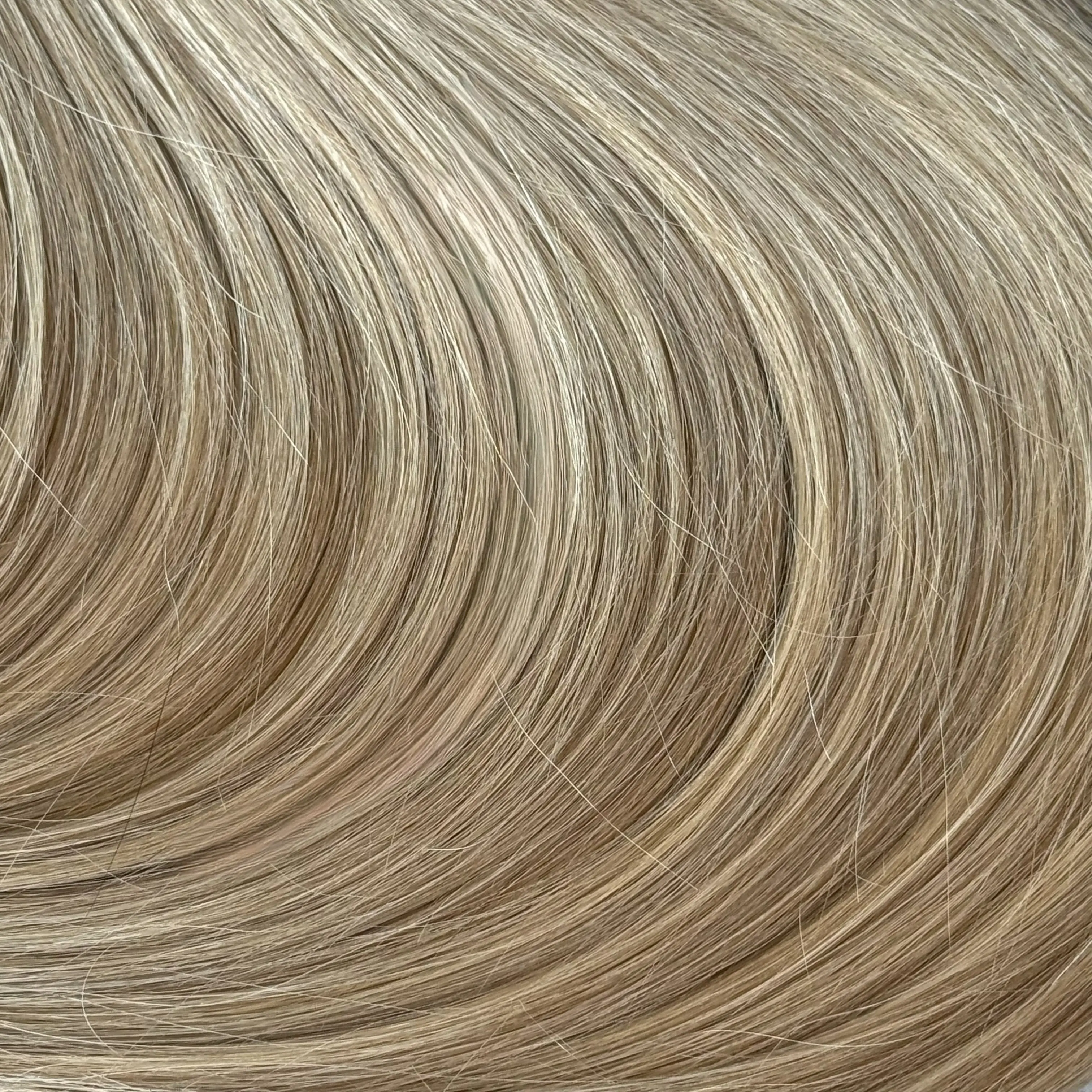 Warm Rooted Blonde 20" Laced Clip In Extensions