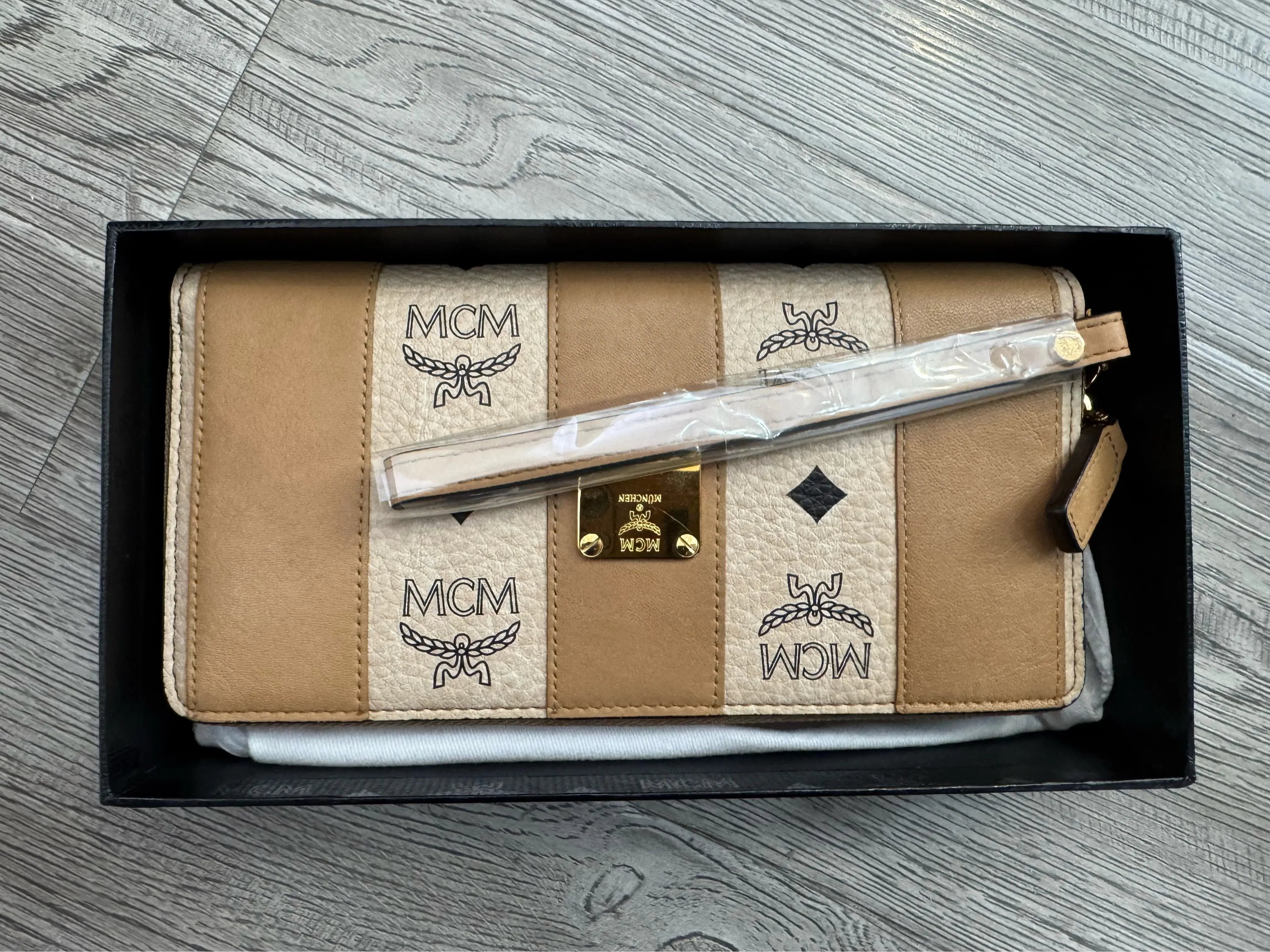 Pre-owned MCM leather Mini Bags long wallet