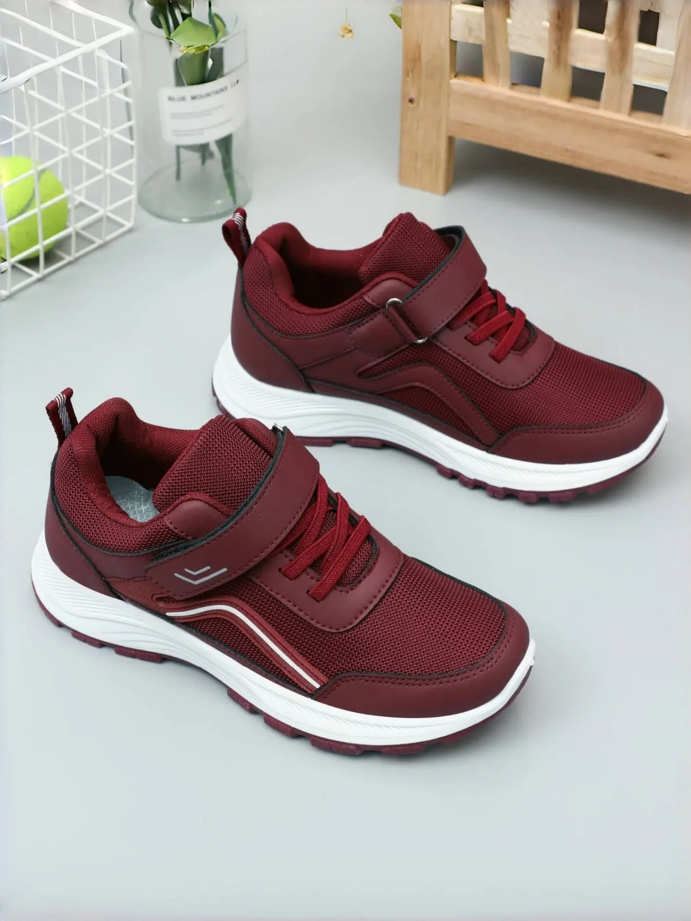 Women's Low Top Breathable Lace-Up Athletic Walking Shoes, Casual Breathable Shoes, Round Toe Design, Ideal for Fitness, Exercise, and Daily Wear, Breathable Lightweight Footwear