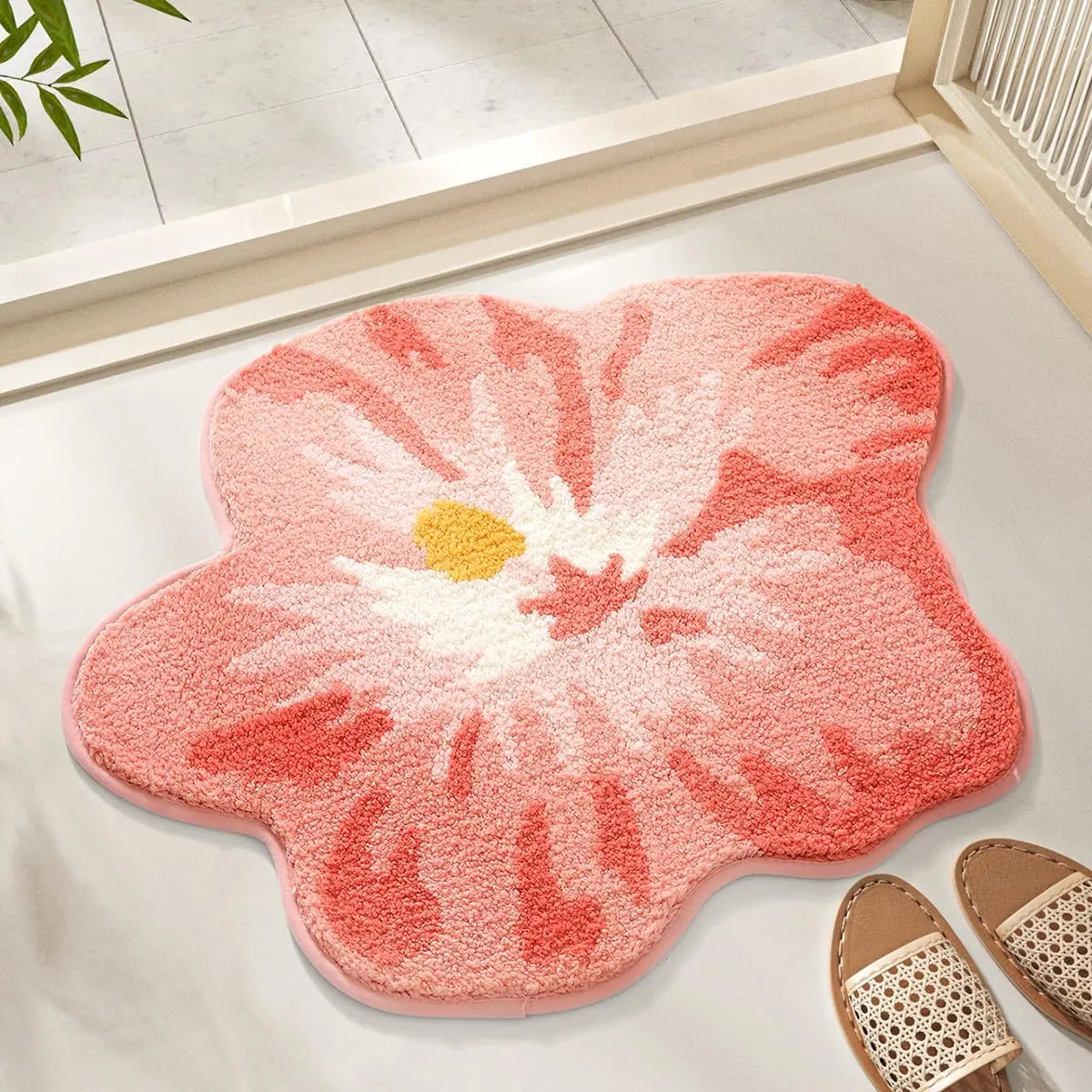 Hibiscus Rosa-Sinensis Flower Design Bath Mat, Indoor Bathroom Rug for Bath, Ultra-Soft Polyester Medium Pile, Durable Non-Slip Rubber, Quick-Dry, Machine Washable, 23.6"x27.6", Indoors, On Bath
