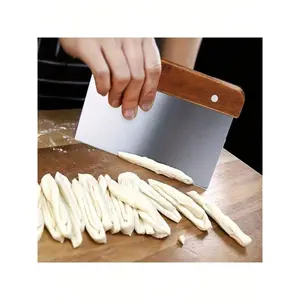 1 piece stainless steel dough scraper, pastry cutter and spatula, suitable for baking and cooking, kitchen tool
