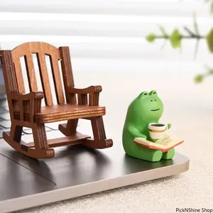 Japanese-Style Cute Frog Mini Resin Rocking Chair Ornament, Ideal for Room, Office and Desktop Decoration