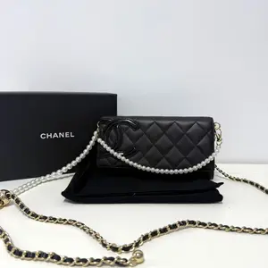 Pre-owned CHANEL Calfskin Wallet Cambon Quilted Glap Black LNL0417