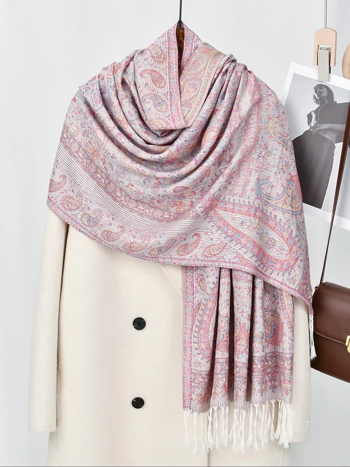 Women's Paisley Embroidery Textured Fringe Trim Long Scarf, Vintage Style Shawl for Women, Fashionable Scarf for Daily Wear