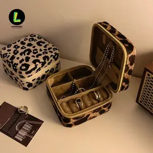 Leopard-Print Velvet Jewelry Boxes: Retro-Chic Storage Essential Leopard Print Jewelry Box, Portable Hand Jewelry, Stud Earrings, Ring Storage Box, Small High-end Exquisite Necklace, Dust Box.