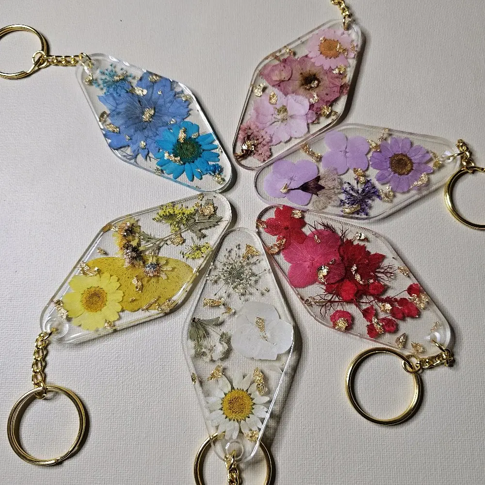 Handmade Real Dry Pressed Flowers Keychain with Gold Flakes Resin - Various Floral Designs and Keyring Attachment boujee