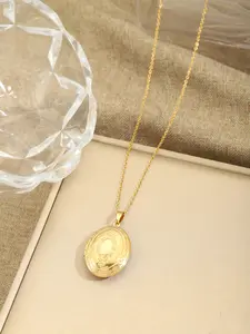 Stainless Steel Necklace with Oval Photo Box Pendant, Durable Non-Fading Exquisite Jewelry Gift for Valentine's Day Party Travel Gatherings