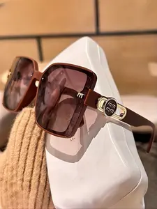 Women's Square Sunglasses, Elegant Casual Design, Perfect Beach Accessory, Ideal for Daily Use and Vacations, Fashionable Mm Style, Trendy Beach Eyewear