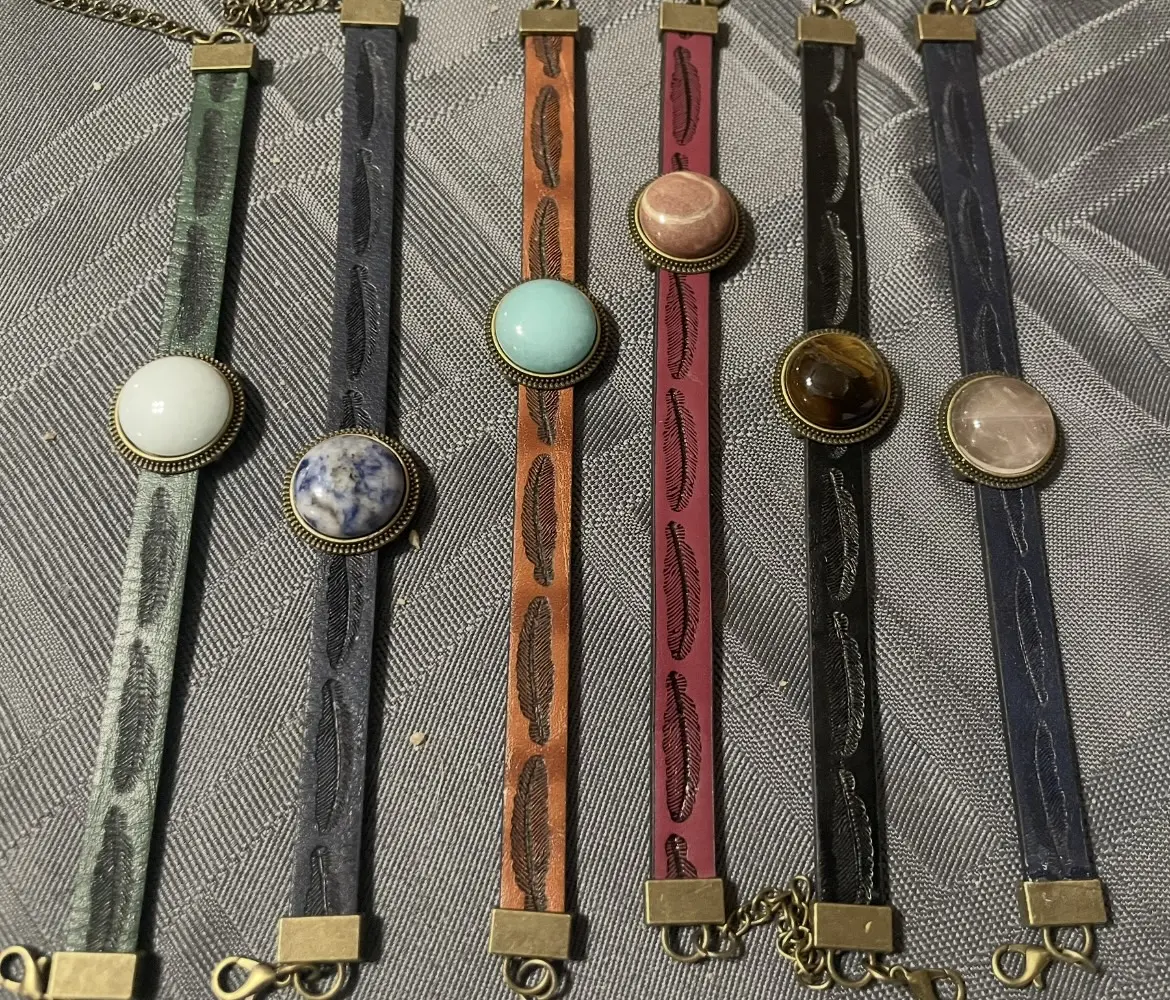 Cabochon Leather Bracelet - Unique Design & Versatile Everyday Wear Accessory for Casual & Formal Events - Distinctive Charm Statement Piece