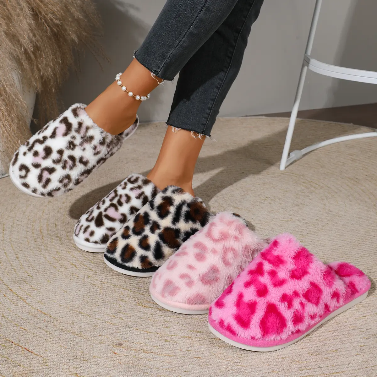 Women's Fuzzy Scuff Slippers Memory Foam Non-slip House Shoes Women Fluffy Leopard Print House Slippers, Cozy Plush Closed Toe Indoor Mules, Non Slip Warm Fuzzy Home Slides for Bedroom Daily Wear