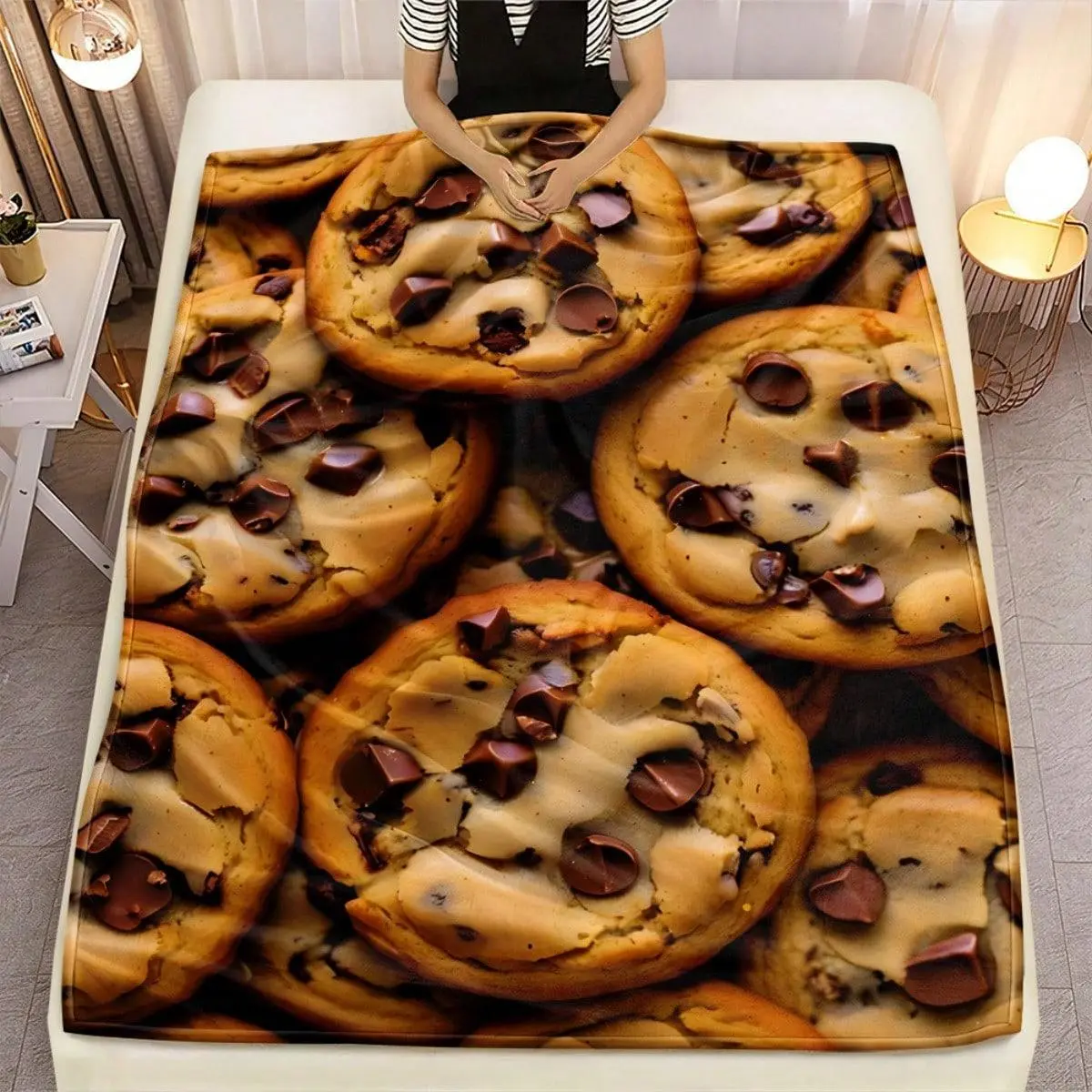 1pc Chocolate Chip Cookie Print Flannel Blanket - Ultra-Soft & Warm 280GSM Heavyweight All-Season Throw, 3 Sizes (30x40in, 50x60in, 60x80in) Bed, Sofa, Travel & Camping - Washable Cozy Family & Friends With Realistic Cookie Design