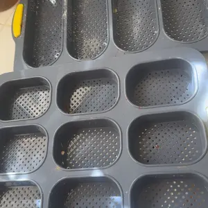 Silicone Baguette Baking Mold, Silicone Loaf Molds, 4 Counts/set Including 2 Baguette Food Baking Pans, Spatula and Oil Brush, Heat Resistant Non-stick Baking Mold for Home Kitchen #TOP PICKS