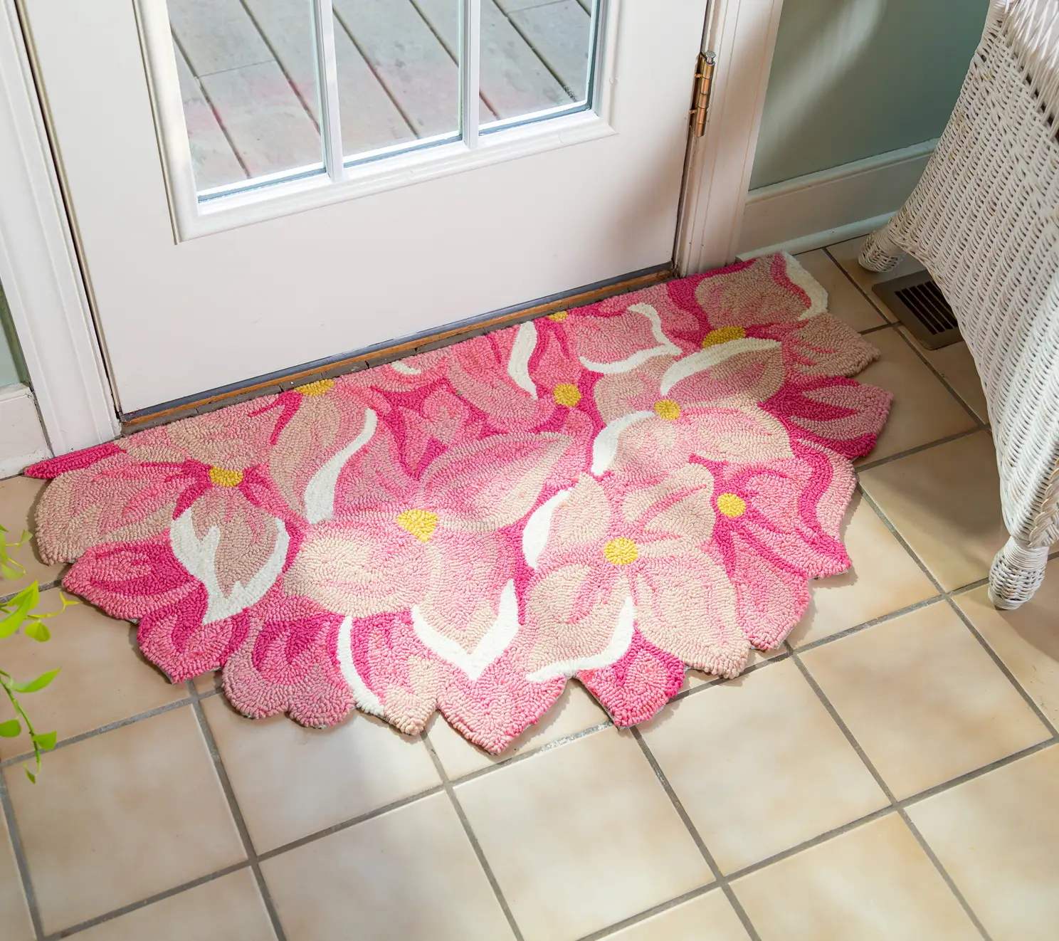 Plow & Hearth Half-Round Hydrangea Hand-Hooked Doormat Patio Rug
