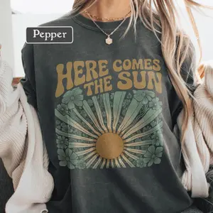 Retro 70s Sun Graphic Tee, Vintage Style Floral Boho Sun TShirt, 70s Rock Inspired Band Poster Style Design, Comfort Colors Pepper Color