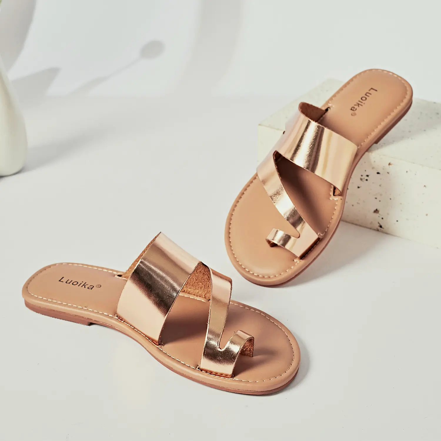 Women's Wide Width Flat Sandals, Flip Flop Slides Sandal Casual Strapy Sandal Slip on Summer Beach Shoes for Women. Rubber Footwear