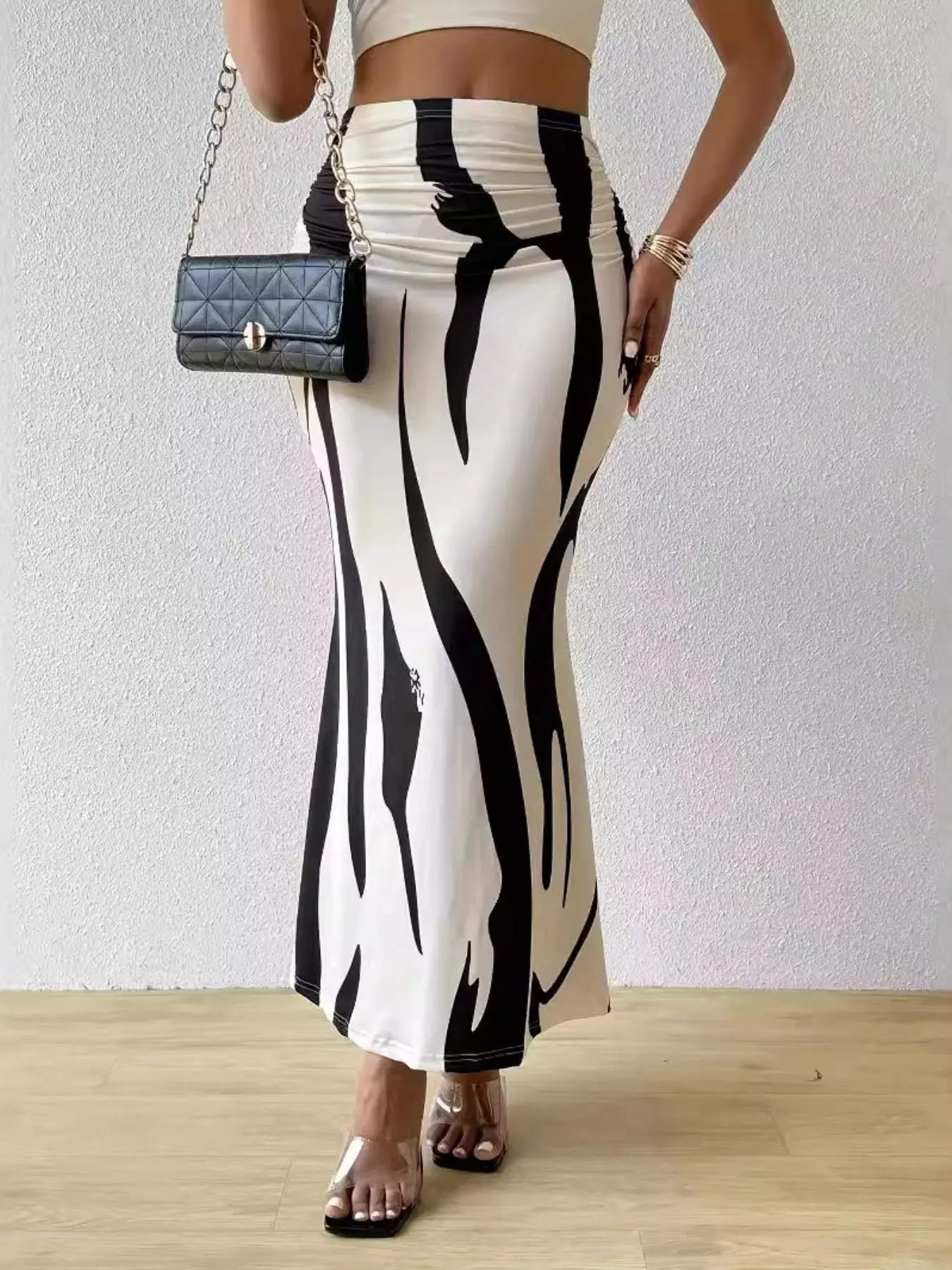 Black & White Abstract Floral Print Women's High-Waisted Mermaid Maxi Skirt | Elegant, Chic & Minimalist Aesthetic | Form-Fitting Silhouette | Versatile Evening Wear | Perfect for Date Night/Events