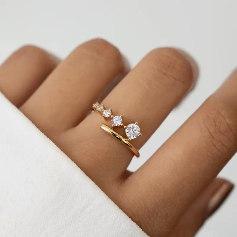 Women's S925 Sterling Silver Gold-Plated Graduated Zircon Twisted Band Unique Ring - Juventus Jewelry Factory, Light Luxury Daily Accessory for Female Adults, Unique Rings, Niche, High-End Accessory, Everyday Wear, Gold-Plated Finish, Zircons