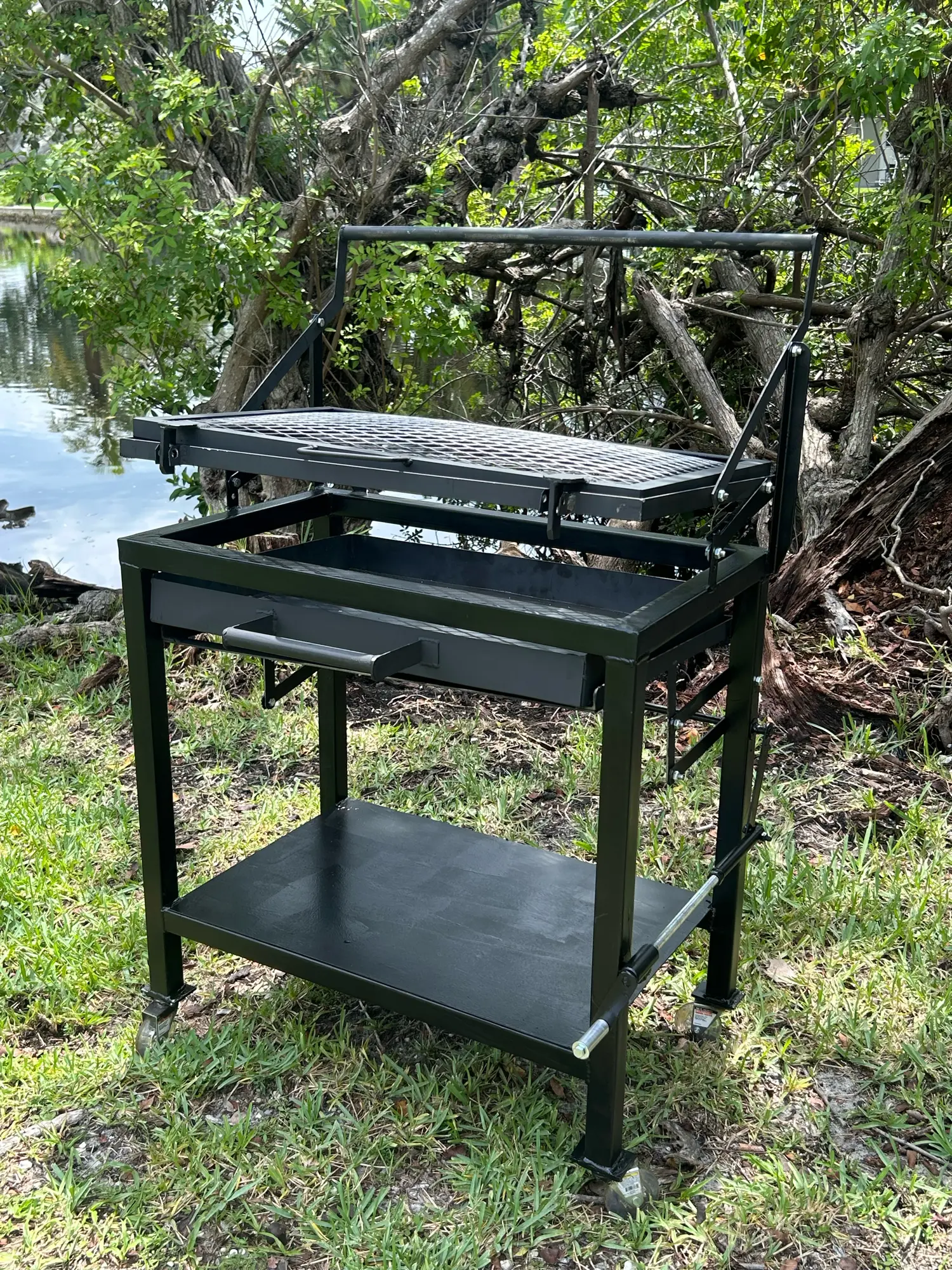 Heavy-Duty 360° Rotating Barbecue Grill Heavy-Duty 360° Rotating Barbecue Grill