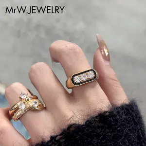 Vintage Black Enamel Crystal Ring Two-Tone Statement Band with Elegant Design and Durable Quality
