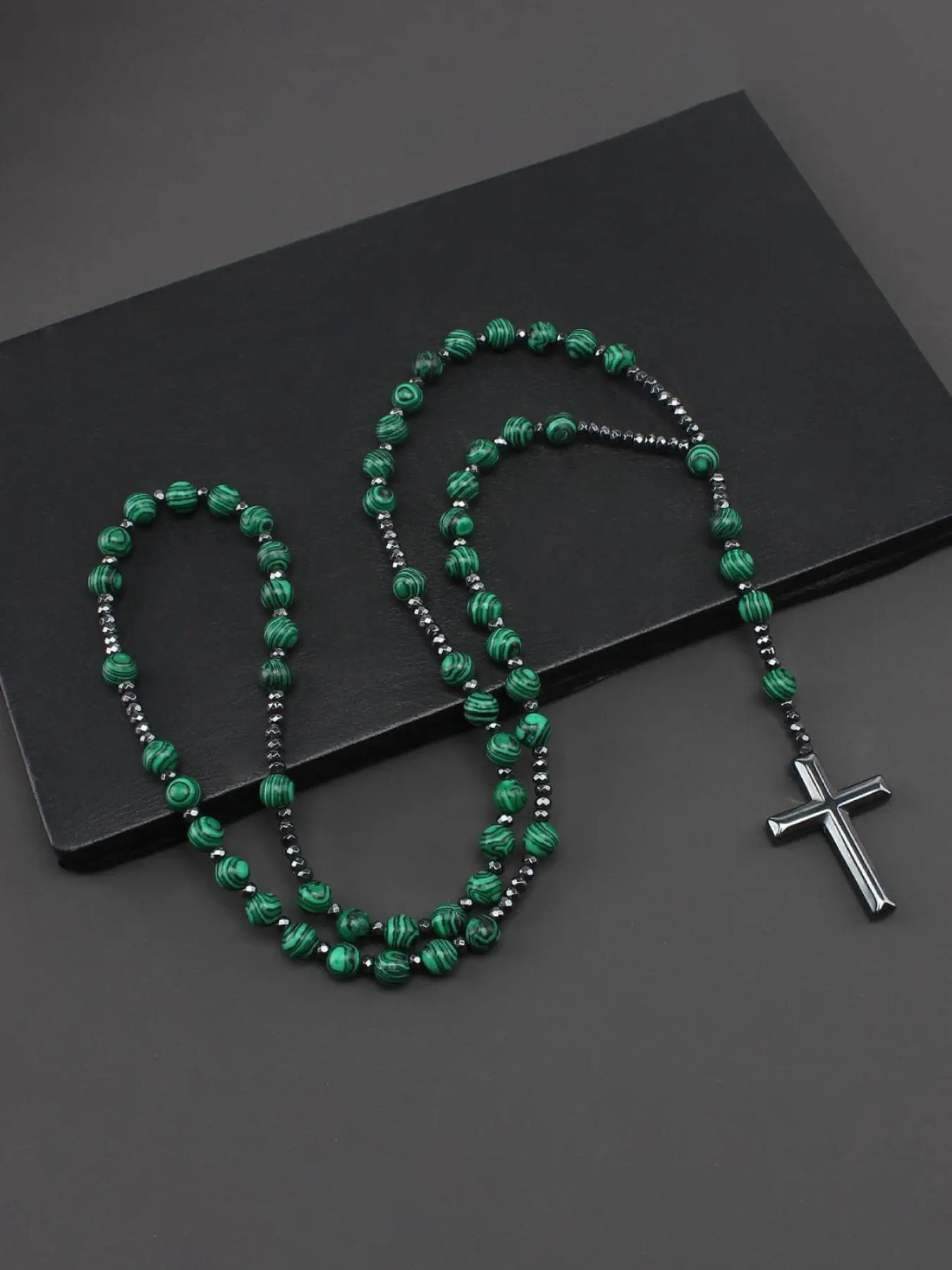 Malachite & Hematite Beaded Necklace, Fashionable Cross Charm Decor Necklace for Women & Men, Trendy All-match & Exquisite Jewelry for Birthday Gift, Pendant Design