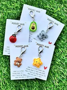 5pcs Healing Pocket Hug Keychains, Ladybug Keychain Charm, With Cute Shapes Such As Ladybugs And Koalas, Can Be Given To Girlfriends, Friends, And Lovers On Birthdays, Put The "Hug" In Your Pocket, A Warm Little Gift That Can Convey Warmth