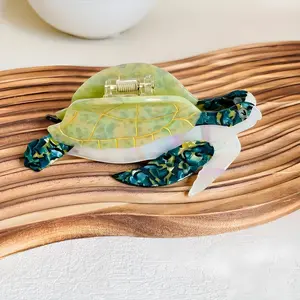 Funny Hair Claw Clip Cellulose Acetate,    Barrette Hair Clip for Women Thick & Thin Hair (Green Turtle)