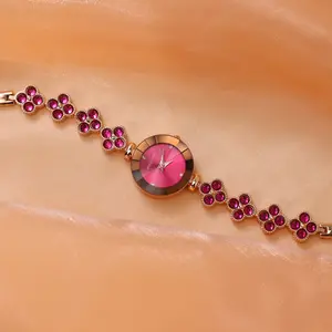 BOGEVNOR Women's Watch 2025 Minimalist Style Waterproof Adjustable Strap Elegant Four Leaf Clover Design Fashionable Jewelry Set in Heart-Shaped Box