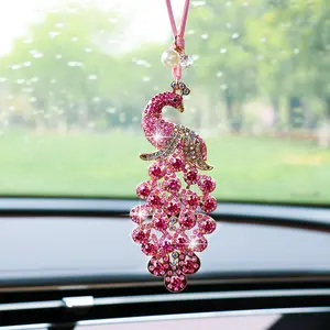 Creative Rhinestone Peacock Car Keychain, Elegant Animal Rearview Mirror Clip, Fashionable Car Interior Pendant, Stylish Vehicle Accessory