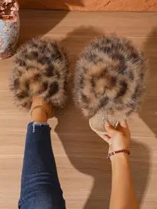 2026 New Gradient Tie-Dye Plush Slippers for Women, Colorful Blur Casual Home Slip-Ons, Lightweight Anti-Slip Soft Sole, Multiple Colors Available