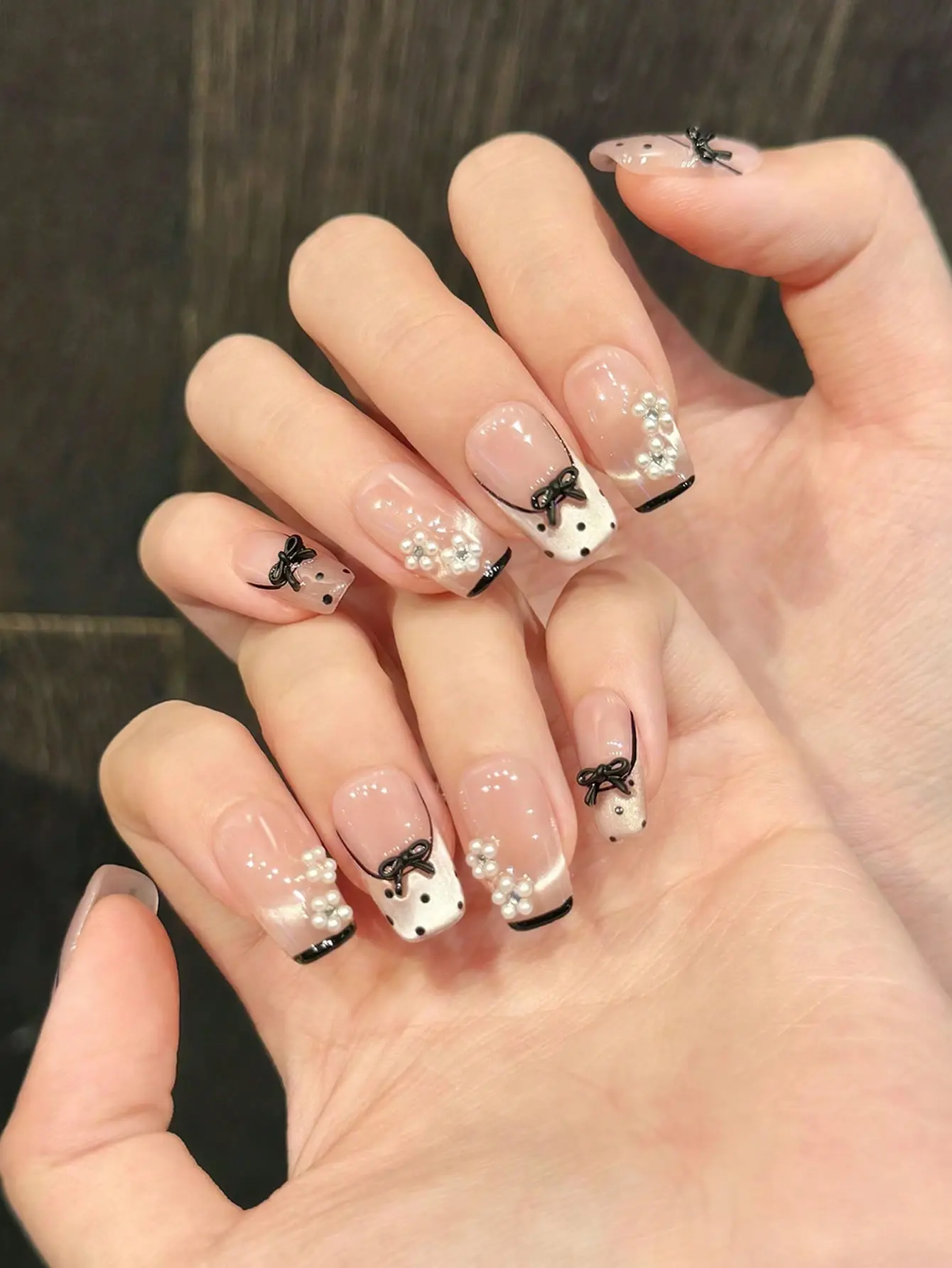 Short Coffin Press On Nails 10pcs Cat Eye French Tip Bow Pearl Cute Elegant Nail Kit for Daily Wear & Date Looks