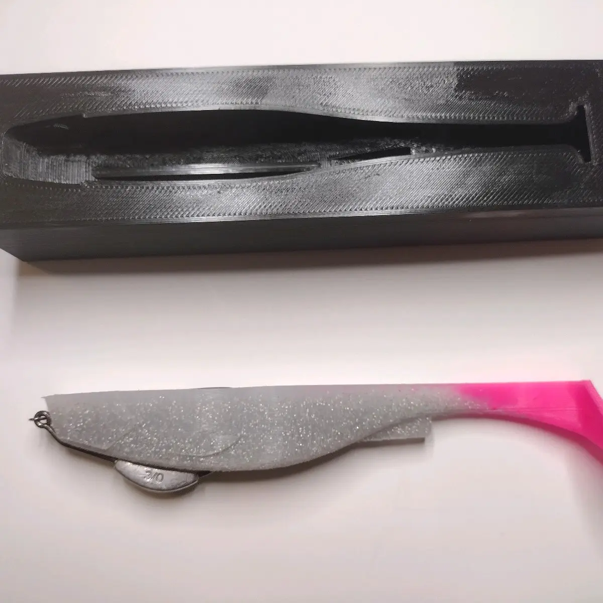 Paddle tail soft plastic fishing molds