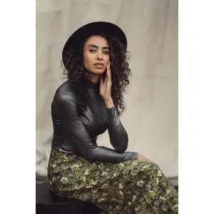 Shimmer Turtleneck-Black/Silver