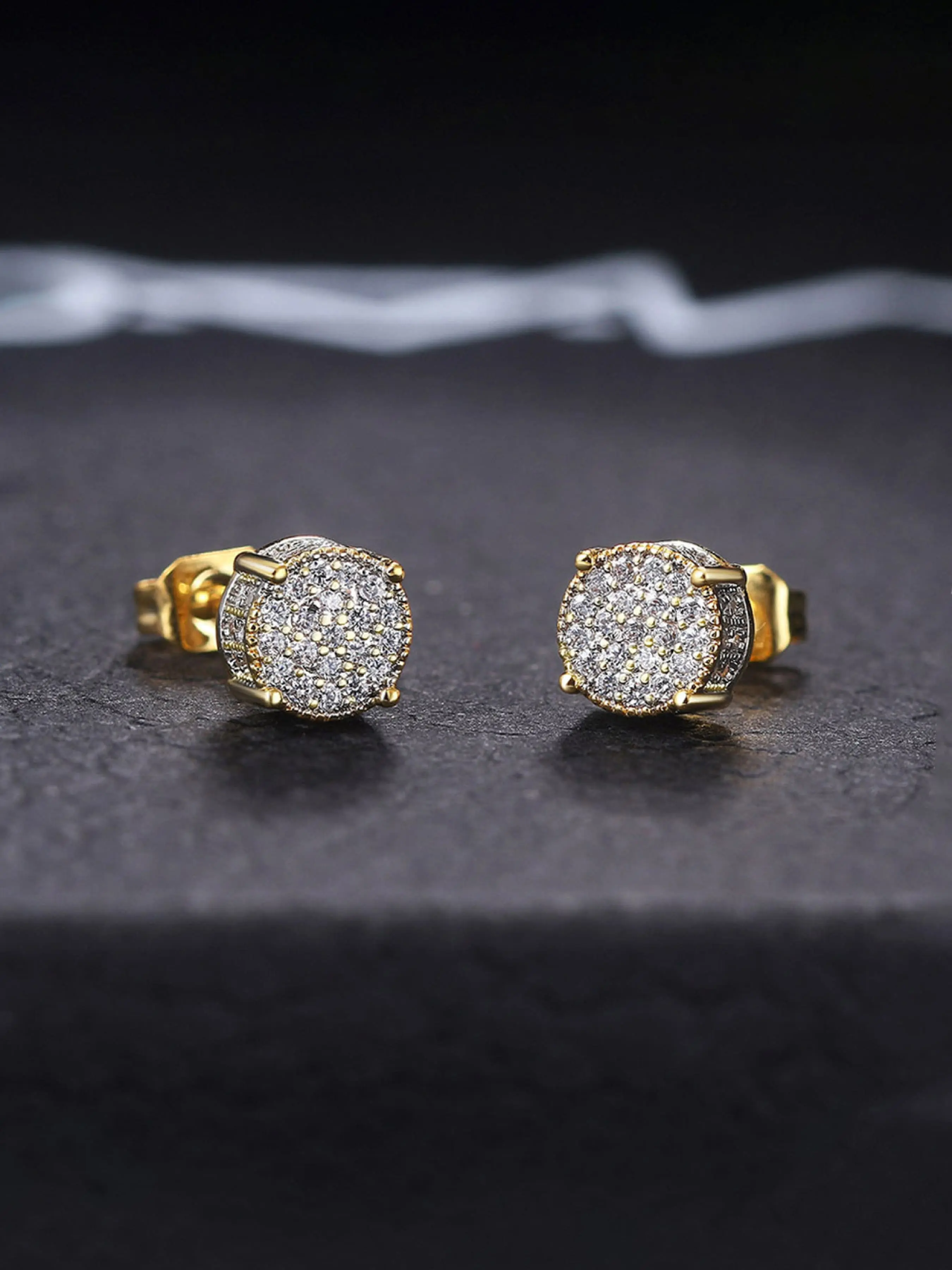 Unisex Cubic Zirconia Stud Earrings, Elegant Fashion Jewelry for All Seasons, Perfect Gift for Any Occasion, Daily Wear Accessories, High Quality Earrings, Copper Earrings, Sparkling Zircon, Earrings Studs