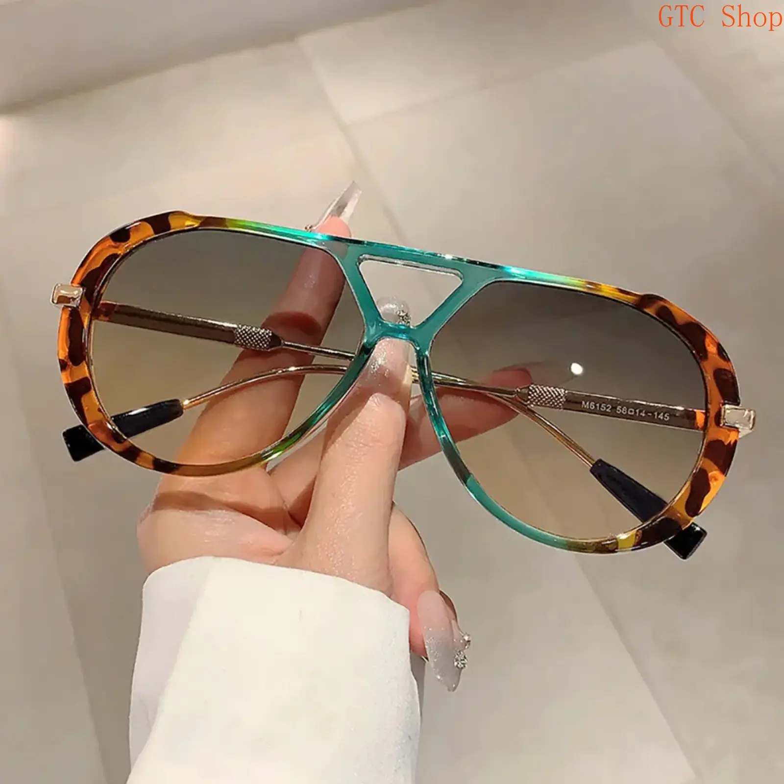 Unisex Fashion Round Double-Bridge Frame Glasses - Colorful Decorative Eyewear with UV400 Protection, Ideal for Daily Casual Wear, Summer Outfits, Birthday & Mother's Day Gifts (Sports Eyewear Accessory)