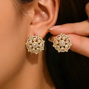 Elegant and stylish high-end earrings with geometric petal and flower design, inlaid with zirconia and full of diamonds, sophisticated earrings for parties