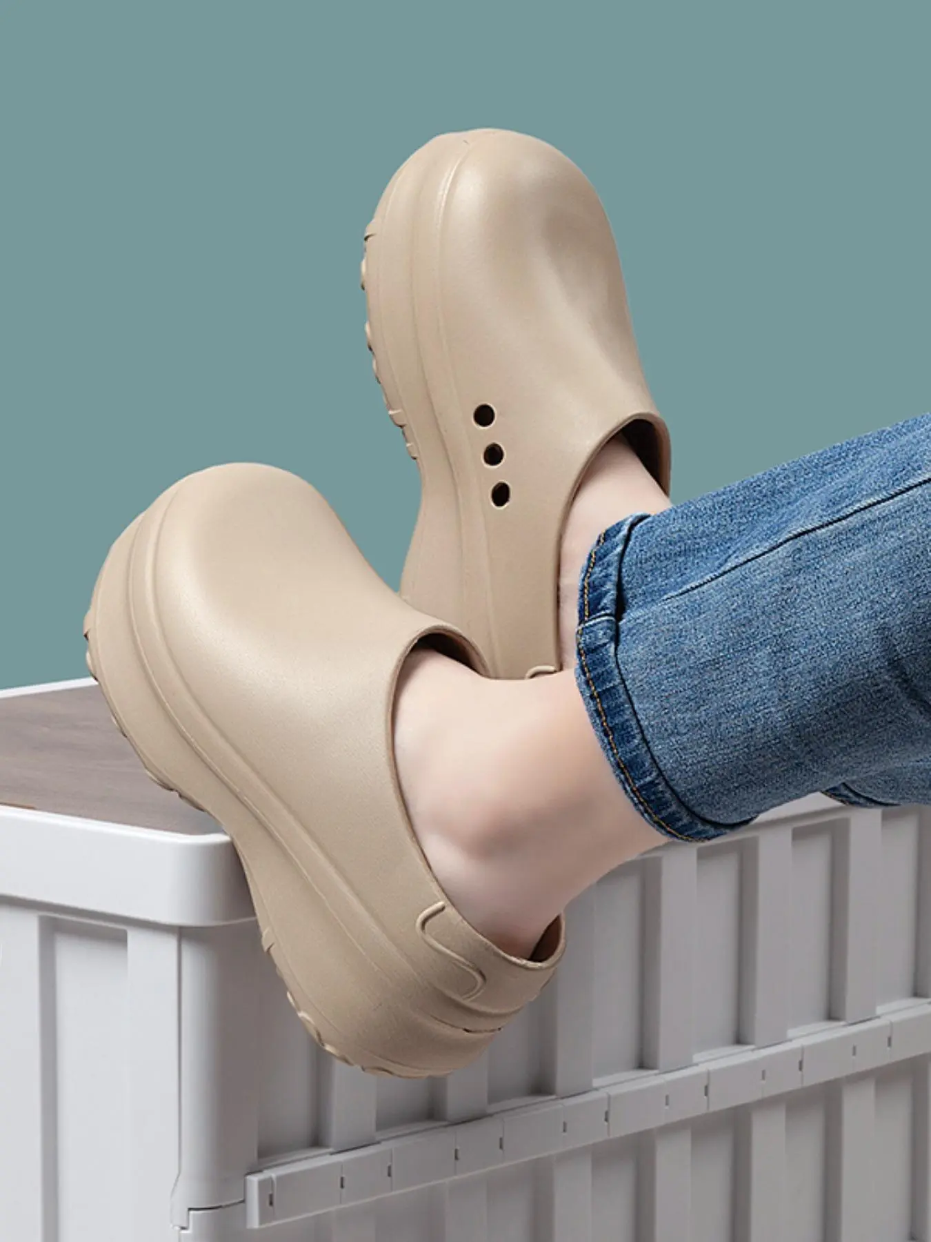 Women's Sporty Platform Flatform Clogs, Lightweight Fashionable Clogs, Casual Comfortable Clogs for Daily Wear, Beach Shoes, Sports Sandals for Women, Slip On Clog, Eva Clogs