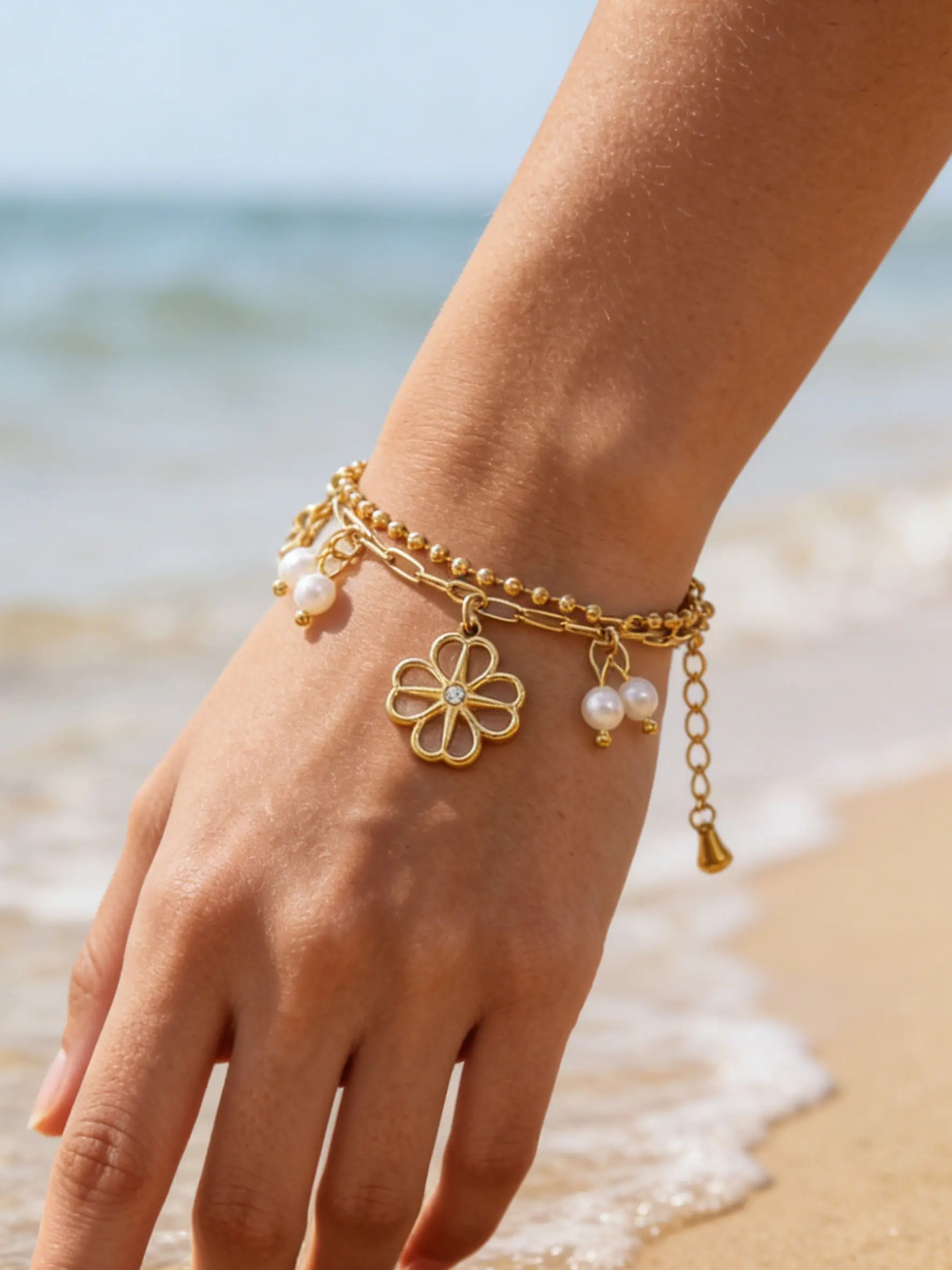Double Layer Four Leaf Clover Pearl Bracelet for Women, Elegant Hollow Out Design, Waterproof Beach Summer Vacation Accessory