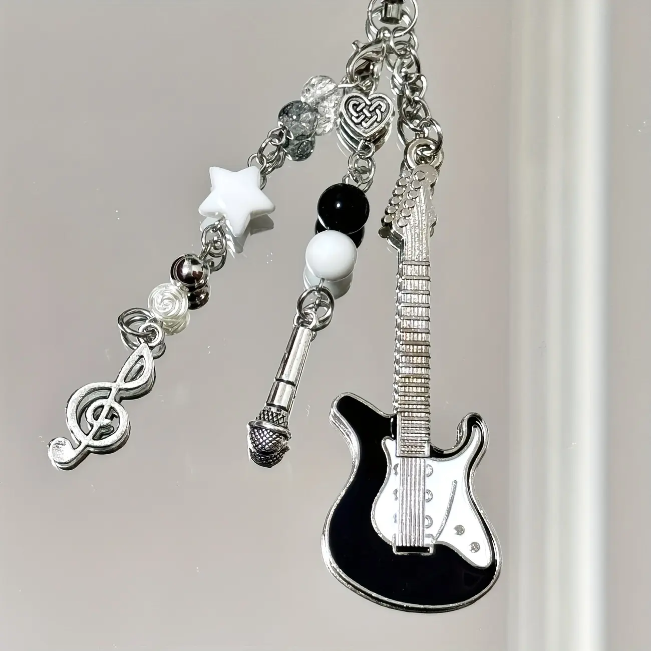 1 charming handmade mobile phone pendant, cute antique card pendant, simple ABS resin girl accessory, cute and fashionable, perfect gift for girls and anime fans, suitable for phone cases, bags, CCD camera accessories, Phone Lanyard, Phone Charms